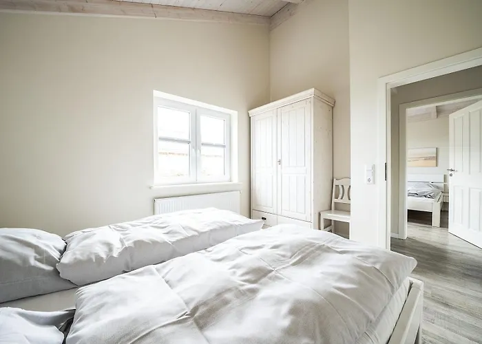 Treibgut 62 - Mit Eingezaeuntem Garten *